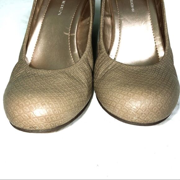 Bcbgeneration Tallie Taupe Snakeskin Wedge Shoes - Picture 7 of 8